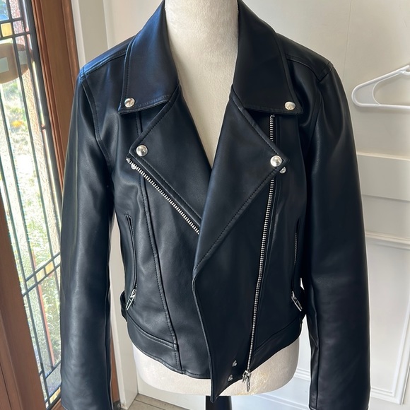 Blank NYC Jackets & Blazers - 𝅺BLANKNYC Moto faux leather jacket(Flawed) size M